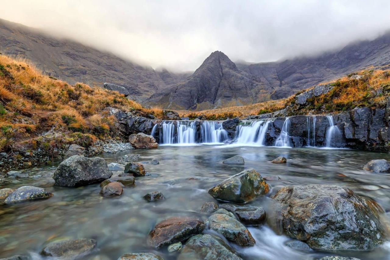 Tigh Lachie, Mary'S Thatched Cottages, Elgol, Isle Of Skye ภายนอก รูปภาพ
