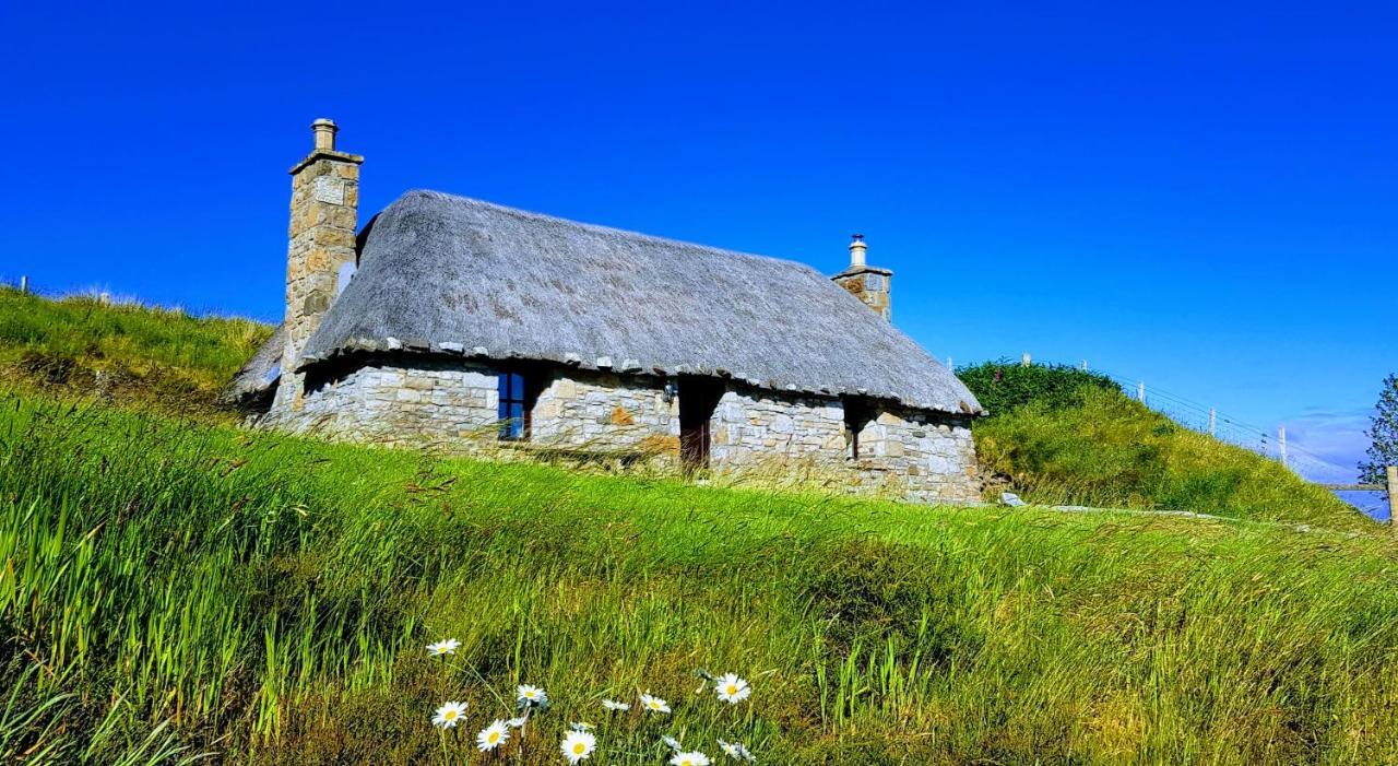 Tigh Lachie, Mary'S Thatched Cottages, Elgol, Isle Of Skye ภายนอก รูปภาพ