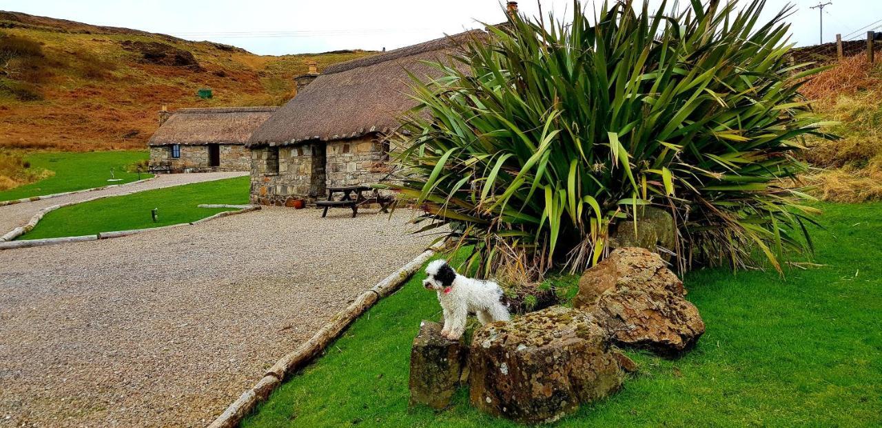 Tigh Lachie, Mary'S Thatched Cottages, Elgol, Isle Of Skye ภายนอก รูปภาพ